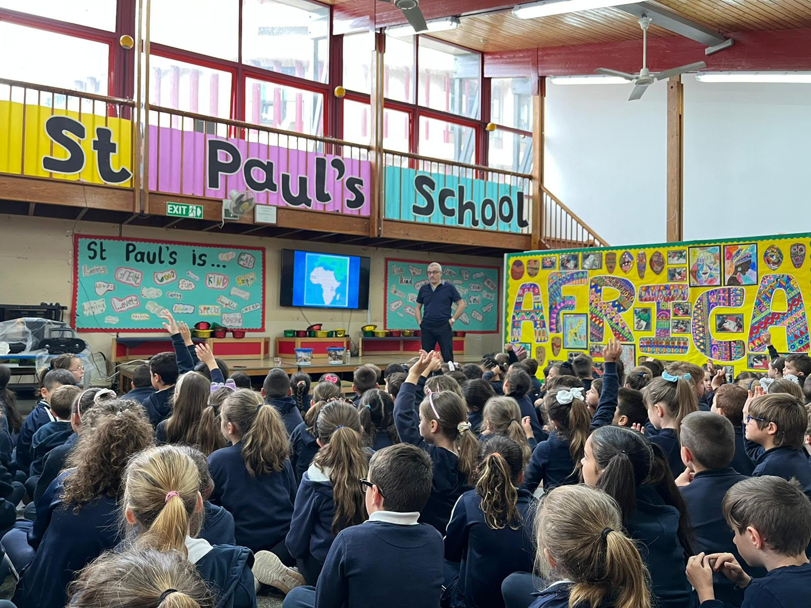 Jimmy Bruzon spoke with the children of Reception, Year 1 and Year 2, it was a great experience for all and the children and staff are determined to raise funds for a new water well (£2,500) ! Thanks St Paul's school !